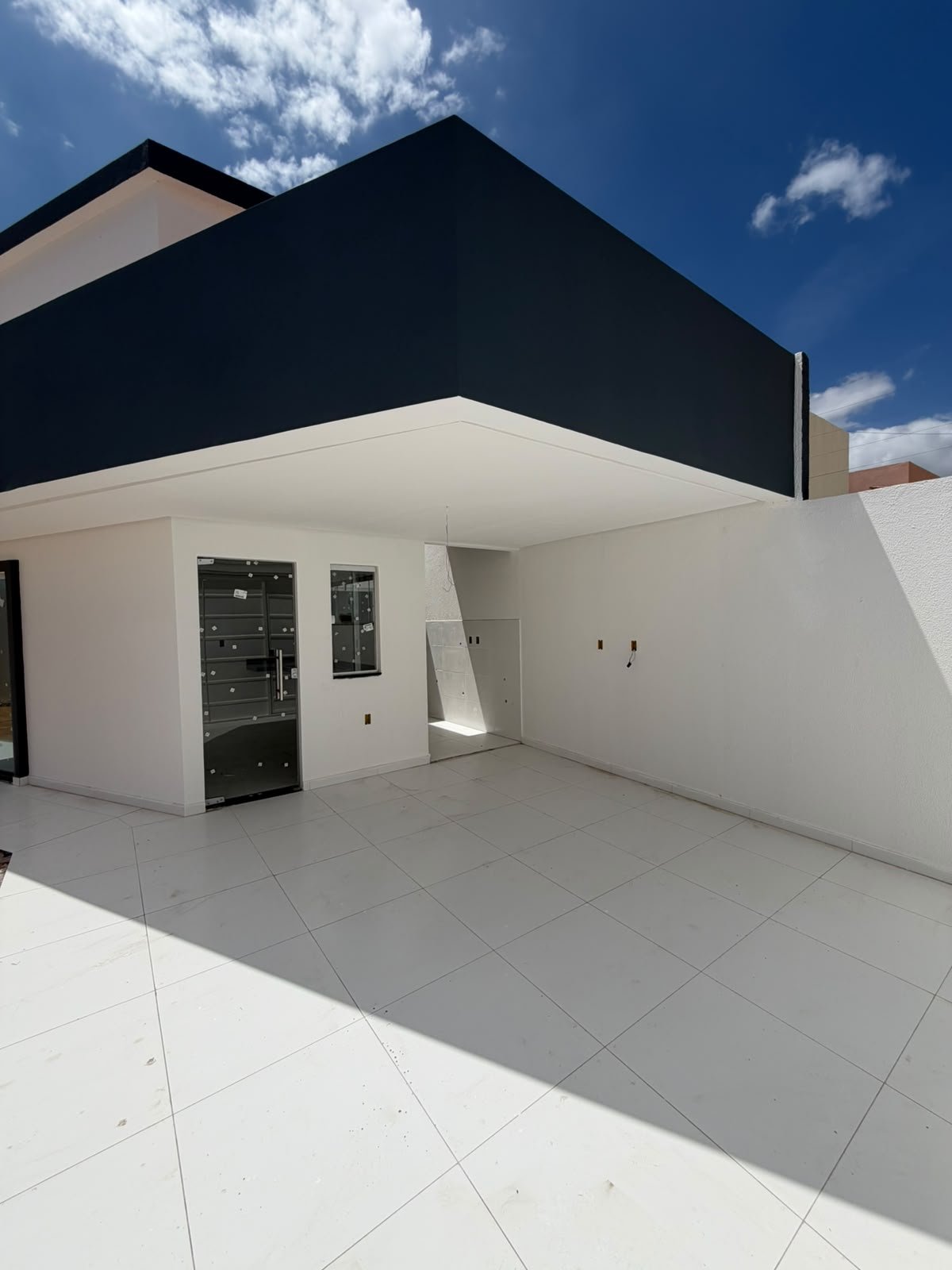 BAIRRO TOPÁZIO - CASA À VENDA